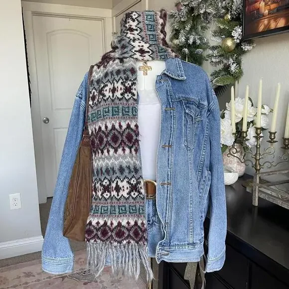 Aztec Knit Scarf - Picture 2 of 3